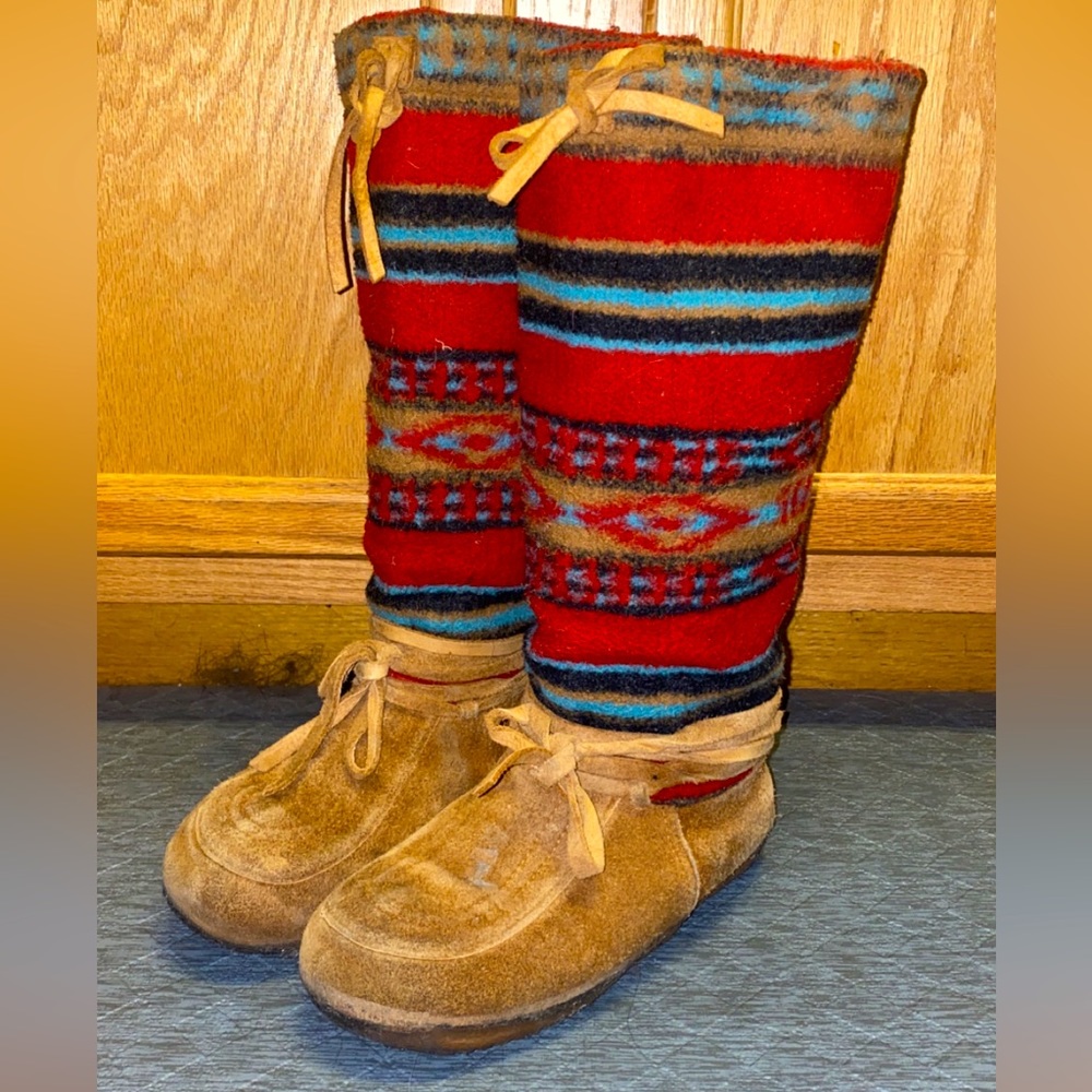 Steger MukLuks 🖤